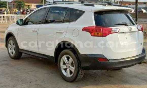 Sayi Na hannu Toyota RAV4 White Mota in Accra a Greater Accra Sayi Na hannu Toyota RAV4 White Mota in Accra a Greater Accra