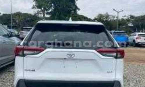 Buy Used Toyota RAV4 White Car in Accra in Greater Accra Buy Used Toyota RAV4 White Car in Accra in Greater Accra