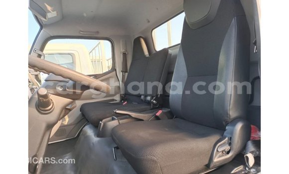 Ra Imported Mitsubishi i funfun Ọkọ̀ in Import - Dubai ni Ashanti Ra Imported Mitsubishi i funfun Ọkọ̀ in Import - Dubai ni Ashanti