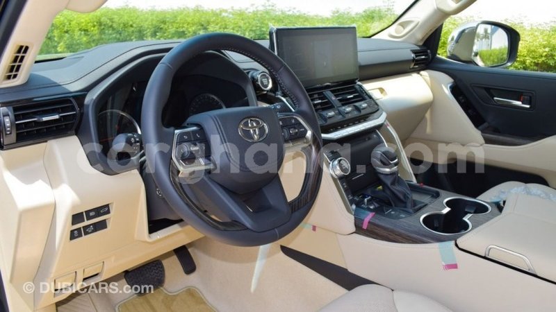 Big with watermark toyota land cruiser ashanti import dubai 42275