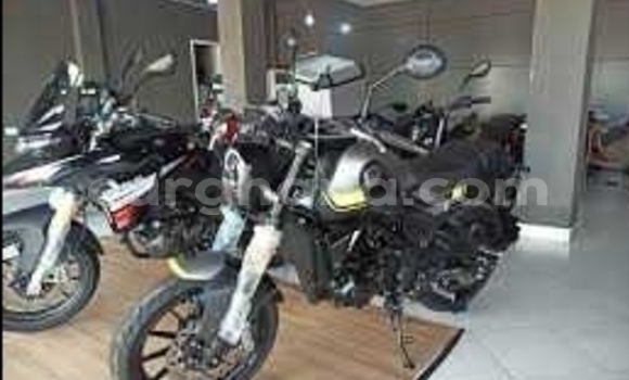 Sayi Na hannu Benelli Sport Azurfa Motsi in Accra a Greater Accra