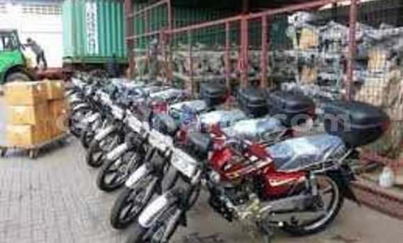 Sayi Na hannu Royal Enfield CLASSIC Red Motsi in Accra a Greater Accra Sayi Na hannu Royal Enfield CLASSIC Red Motsi in Accra a Greater Accra