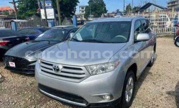 Sayi Na hannu Toyota Highlander Azurfa Mota in Accra a Greater Accra Sayi Na hannu Toyota Highlander Azurfa Mota in Accra a Greater Accra
