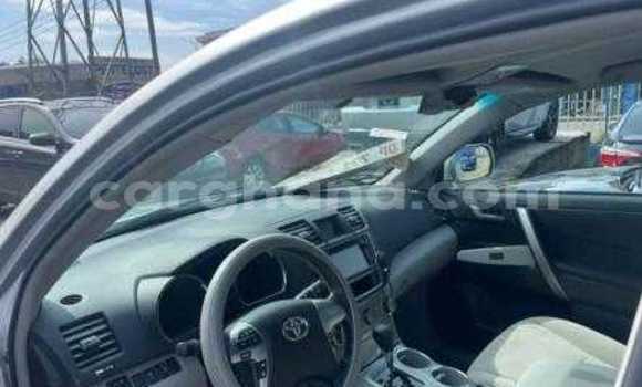Sayi Na hannu Toyota Highlander Azurfa Mota in Accra a Greater Accra Sayi Na hannu Toyota Highlander Azurfa Mota in Accra a Greater Accra
