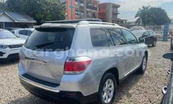 Sayi Na hannu Toyota Highlander Azurfa Mota in Accra a Greater Accra Sayi Na hannu Toyota Highlander Azurfa Mota in Accra a Greater Accra