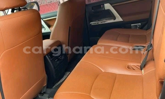 Ra Àlòkù Toyota Highlander funfun Ọkọ̀ in Accra ni Greater Accra Ra Àlòkù Toyota Highlander funfun Ọkọ̀ in Accra ni Greater Accra