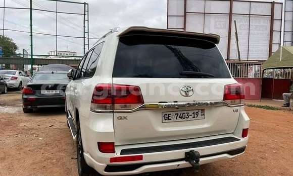 Ra Àlòkù Toyota Highlander funfun Ọkọ̀ in Accra ni Greater Accra Ra Àlòkù Toyota Highlander funfun Ọkọ̀ in Accra ni Greater Accra