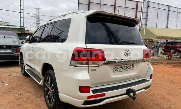 Ra Àlòkù Toyota Highlander funfun Ọkọ̀ in Accra ni Greater Accra Ra Àlòkù Toyota Highlander funfun Ọkọ̀ in Accra ni Greater Accra