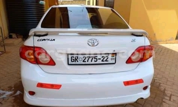 Sayi Na hannu Toyota Corolla White Mota in Accra a Greater Accra Sayi Na hannu Toyota Corolla White Mota in Accra a Greater Accra