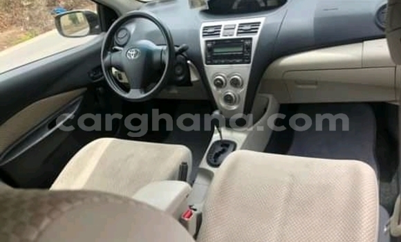 Sayi Na hannu Toyota Yaris Brown Mota in Accra a Greater Accra Sayi Na hannu Toyota Yaris Brown Mota in Accra a Greater Accra
