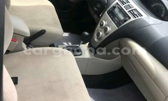 Sayi Na hannu Toyota Yaris Brown Mota in Accra a Greater Accra Sayi Na hannu Toyota Yaris Brown Mota in Accra a Greater Accra