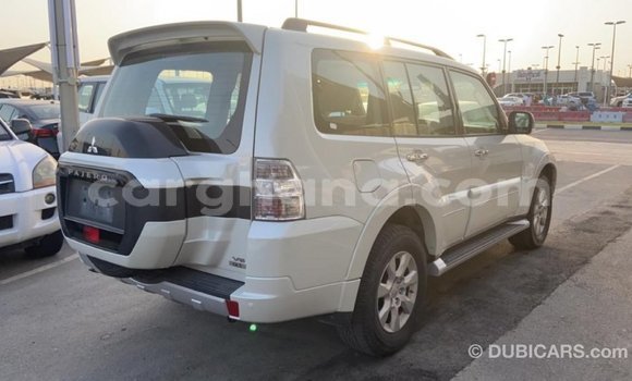 Ra Imported Mitsubishi Pajero funfun Ọkọ̀ in Import - Dubai ni Ashanti Ra Imported Mitsubishi Pajero funfun Ọkọ̀ in Import - Dubai ni Ashanti