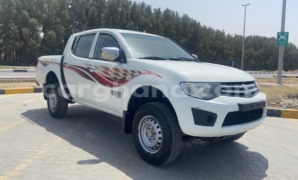 Sayi Imported Mitsubishi L200 White Mota in Import - Dubai a Ashanti Sayi Imported Mitsubishi L200 White Mota in Import - Dubai a Ashanti