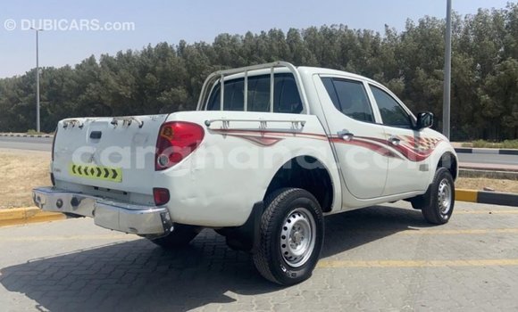 Sayi Imported Mitsubishi L200 White Mota in Import - Dubai a Ashanti Sayi Imported Mitsubishi L200 White Mota in Import - Dubai a Ashanti