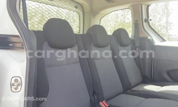 Ra Imported Peugeot Partner funfun Ọkọ̀ in Import - Dubai ni Ashanti Ra Imported Peugeot Partner funfun Ọkọ̀ in Import - Dubai ni Ashanti