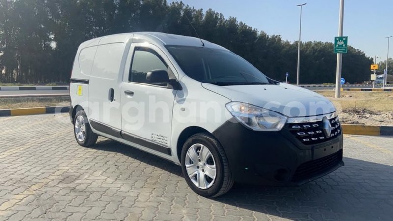 Big with watermark renault 19 ashanti import dubai 42350