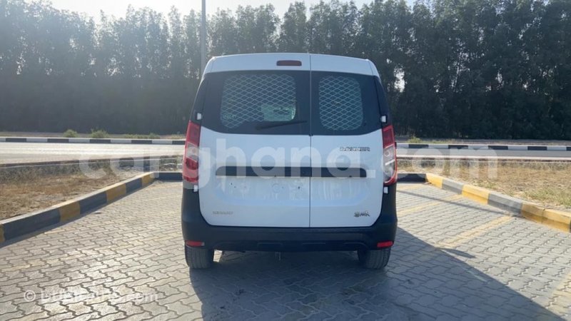 Big with watermark renault 19 ashanti import dubai 42350