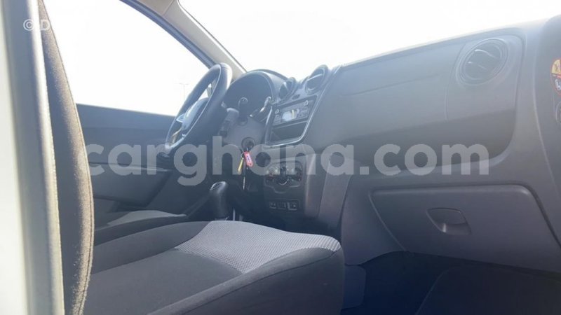 Big with watermark renault 19 ashanti import dubai 42350