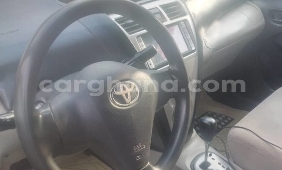 Ra Àlòkù Toyota Belta funfun Ọkọ̀ in Accra ni Greater Accra Ra Àlòkù Toyota Belta funfun Ọkọ̀ in Accra ni Greater Accra