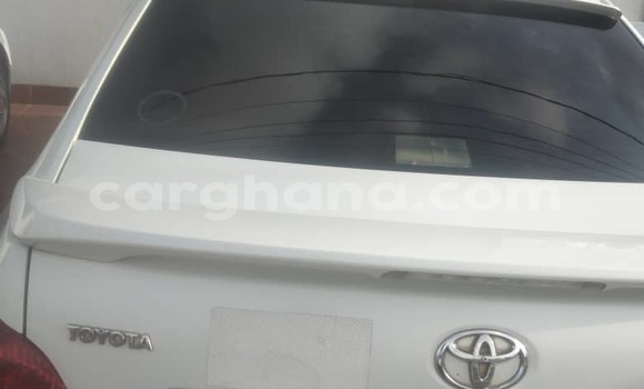 Ra Àlòkù Toyota Belta funfun Ọkọ̀ in Accra ni Greater Accra Ra Àlòkù Toyota Belta funfun Ọkọ̀ in Accra ni Greater Accra
