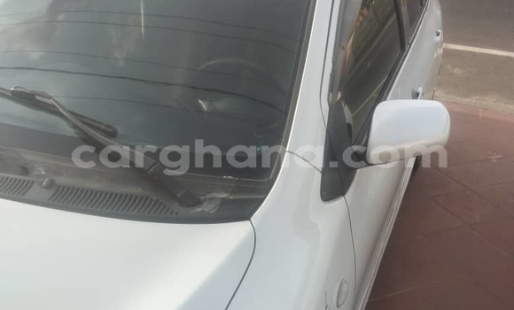 Ra Àlòkù Toyota Belta funfun Ọkọ̀ in Accra ni Greater Accra Ra Àlòkù Toyota Belta funfun Ọkọ̀ in Accra ni Greater Accra