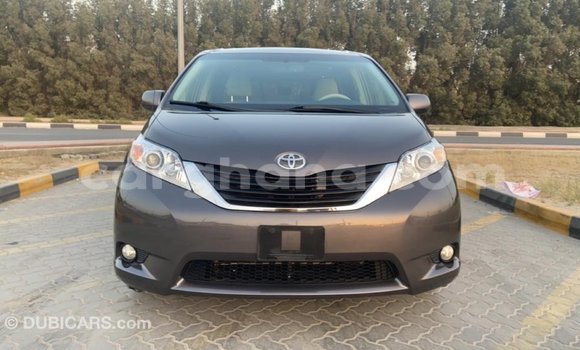 Ra Imported Toyota Sienna Brown Ọkọ̀ in Import - Dubai ni Ashanti Ra Imported Toyota Sienna Brown Ọkọ̀ in Import - Dubai ni Ashanti