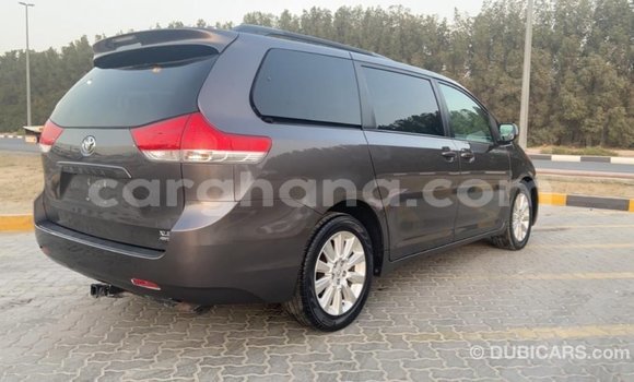 Ra Imported Toyota Sienna Brown Ọkọ̀ in Import - Dubai ni Ashanti Ra Imported Toyota Sienna Brown Ọkọ̀ in Import - Dubai ni Ashanti