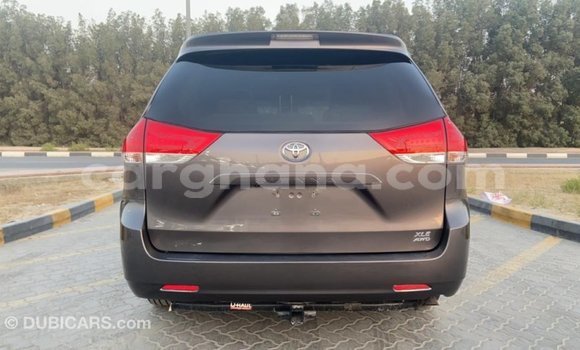 Ra Imported Toyota Sienna Brown Ọkọ̀ in Import - Dubai ni Ashanti Ra Imported Toyota Sienna Brown Ọkọ̀ in Import - Dubai ni Ashanti
