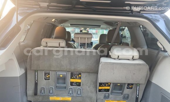 Ra Imported Toyota Sienna Brown Ọkọ̀ in Import - Dubai ni Ashanti Ra Imported Toyota Sienna Brown Ọkọ̀ in Import - Dubai ni Ashanti