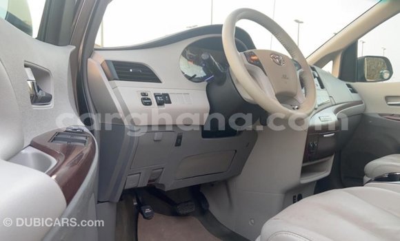 Ra Imported Toyota Sienna Brown Ọkọ̀ in Import - Dubai ni Ashanti Ra Imported Toyota Sienna Brown Ọkọ̀ in Import - Dubai ni Ashanti
