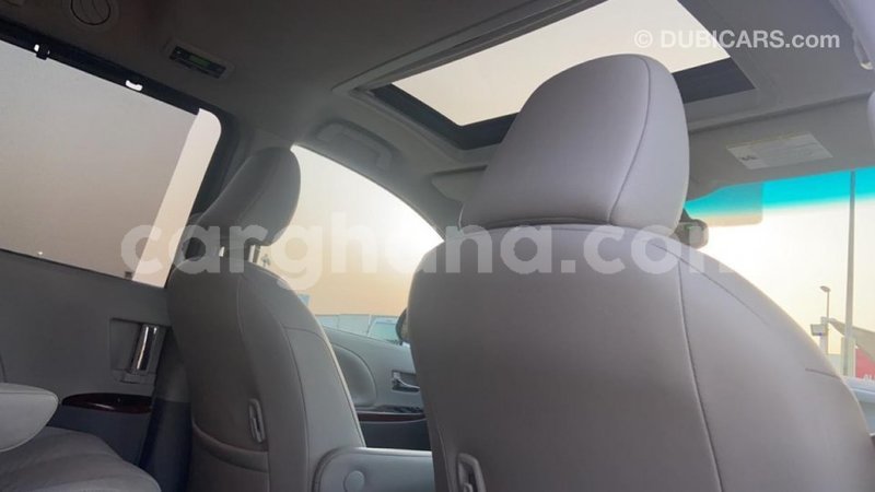 Big with watermark toyota sienna ashanti import dubai 42366