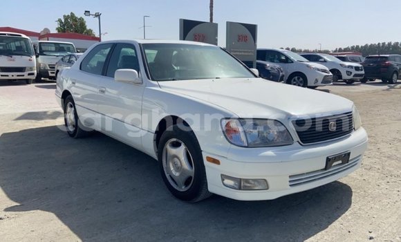 Ra Imported Lexus LS funfun Ọkọ̀ in Import - Dubai ni Ashanti Ra Imported Lexus LS funfun Ọkọ̀ in Import - Dubai ni Ashanti