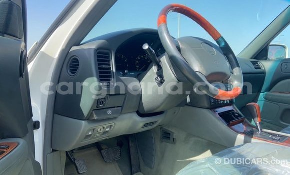 Ra Imported Lexus LS funfun Ọkọ̀ in Import - Dubai ni Ashanti Ra Imported Lexus LS funfun Ọkọ̀ in Import - Dubai ni Ashanti