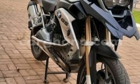 Sayi Na hannu Suzuki VX 800 Black Motsi in Accra a Greater Accra
