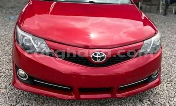 Ra Àlòkù Toyota Camry Red Ọkọ̀ in Accra ni Greater Accra