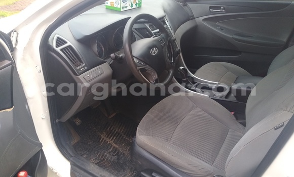 Sayi Na hannu Hyundai Sonata White Mota in Nkawkaw a Gabas Sayi Na hannu Hyundai Sonata White Mota in Nkawkaw a Gabas