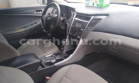 Sayi Na hannu Hyundai Sonata White Mota in Nkawkaw a Gabas Sayi Na hannu Hyundai Sonata White Mota in Nkawkaw a Gabas