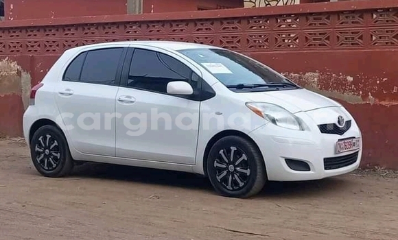 Sayi Na hannu Toyota Yaris White Mota in Accra a Greater Accra Sayi Na hannu Toyota Yaris White Mota in Accra a Greater Accra