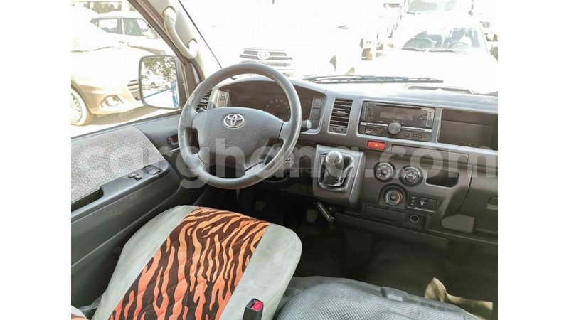 Big with watermark toyota hiace ashanti import dubai 42419