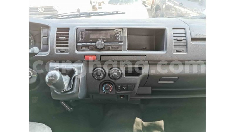 Big with watermark toyota hiace ashanti import dubai 42419