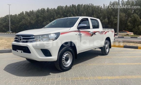 Ra Imported Toyota Hilux funfun Ọkọ̀ in Import - Dubai ni Ashanti Ra Imported Toyota Hilux funfun Ọkọ̀ in Import - Dubai ni Ashanti