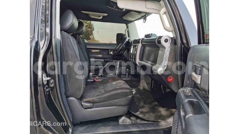 Big with watermark toyota fj cruiser ashanti import dubai 42429