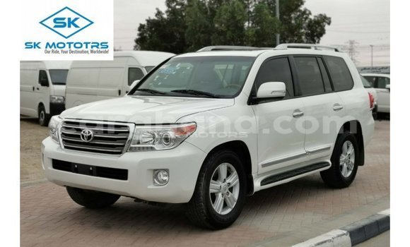 Buy Import Toyota Land Cruiser White Car in Import - Dubai in Ashanti Buy Import Toyota Land Cruiser White Car in Import - Dubai in Ashanti