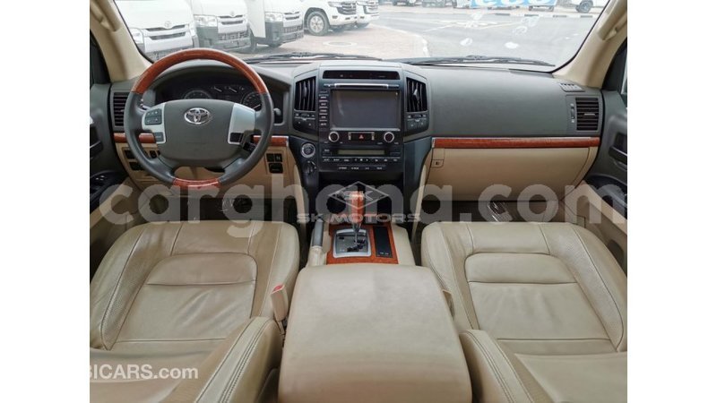 Big with watermark toyota land cruiser ashanti import dubai 42464