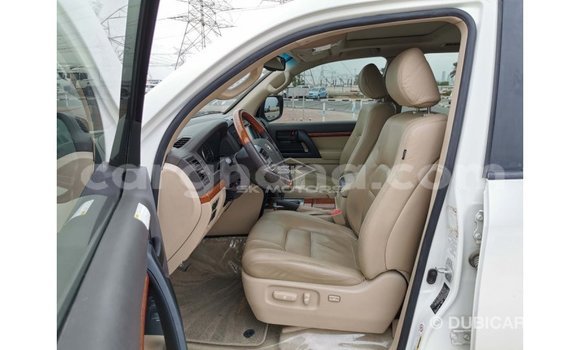 Buy Import Toyota Land Cruiser White Car in Import - Dubai in Ashanti Buy Import Toyota Land Cruiser White Car in Import - Dubai in Ashanti