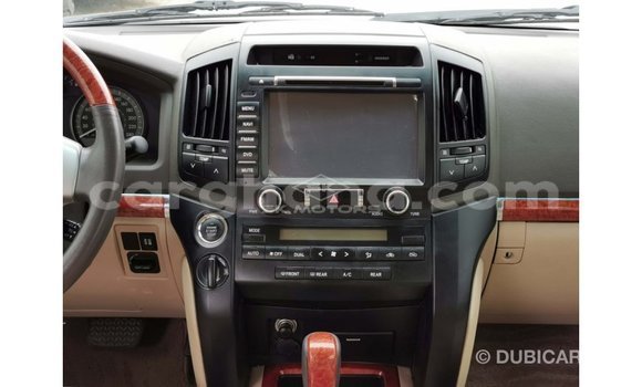 Buy Import Toyota Land Cruiser White Car in Import - Dubai in Ashanti Buy Import Toyota Land Cruiser White Car in Import - Dubai in Ashanti