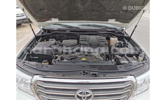 Buy Import Toyota Land Cruiser White Car in Import - Dubai in Ashanti Buy Import Toyota Land Cruiser White Car in Import - Dubai in Ashanti
