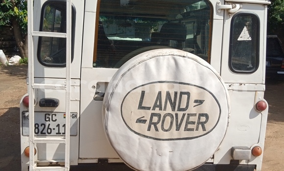 Sayi Na hannu Land Rover Defender White Mota in Accra a Greater Accra Sayi Na hannu Land Rover Defender White Mota in Accra a Greater Accra