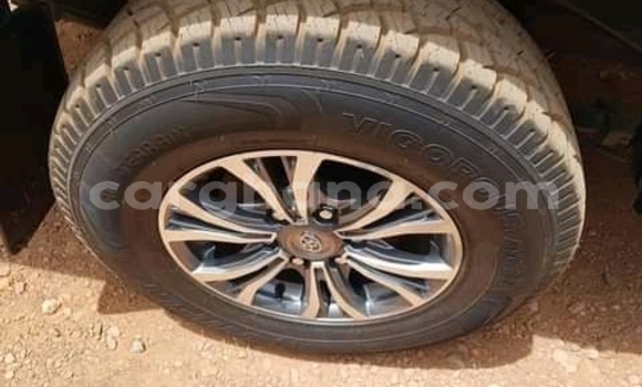 Sayi Na hannu Toyota Hilux White Mota in Accra a Greater Accra Sayi Na hannu Toyota Hilux White Mota in Accra a Greater Accra