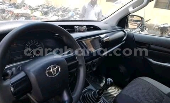 Sayi Na hannu Toyota Hilux White Mota in Accra a Greater Accra Sayi Na hannu Toyota Hilux White Mota in Accra a Greater Accra